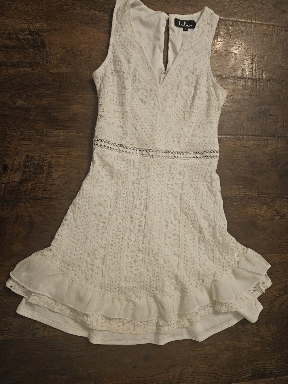 Lulu's White Lace V-Neck Sleeveless Dress